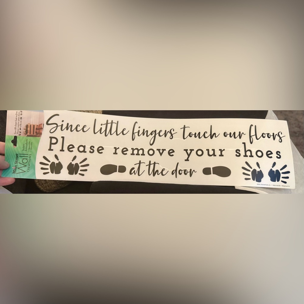 ⭐️⭐️$5 Wall Decal - Please Remove Your Shoes -‎ Black